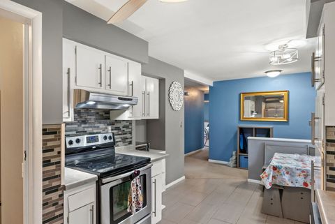 Tiny photo for 4610 8th Avenue, Moline, IL 61265 (MLS # 12611661)