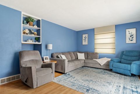 Tiny photo for 4610 8th Avenue, Moline, IL 61265 (MLS # 12611661)