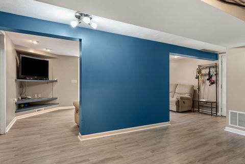 Tiny photo for 4610 8th Avenue, Moline, IL 61265 (MLS # 12611661)