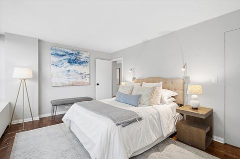 Tiny photo for 3550 N Lake Shore Drive #1620, Chicago, IL 60657 (MLS # 12617870)