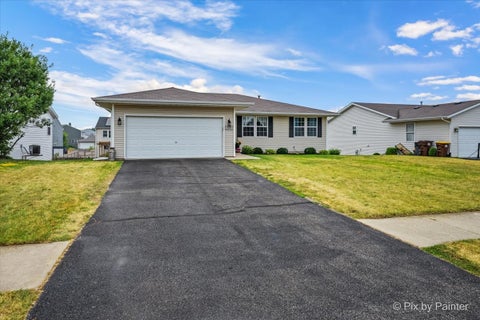 Tiny photo for 8358 CROOKED BEND Road, Machesney Park, IL 61115 (MLS # 12714067)