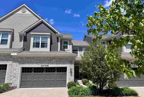 Photo of 22W408 Autumn Blaze Drive #22W408, Glen Ellyn, IL 60137 (MLS # 12646758)