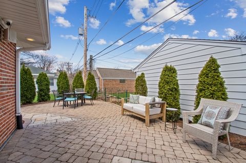 Tiny photo for 7050 N McAlpin Avenue, Chicago, IL 60646 (MLS # 12639838)