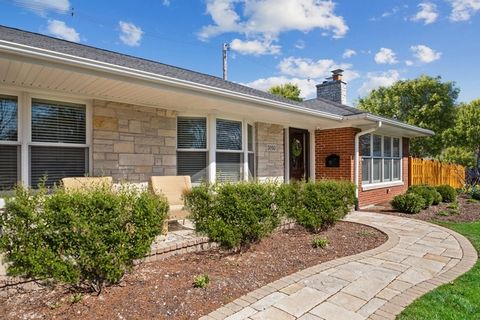 Tiny photo for 7050 N McAlpin Avenue, Chicago, IL 60646 (MLS # 12639838)