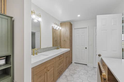 Tiny photo for 4804 Turnberry Drive, Hoffman Estates, IL 60010 (MLS # 12723904)