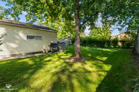 Tiny photo for 11537 S Kedvale Avenue, Alsip, IL 60803 (MLS # 12477174)