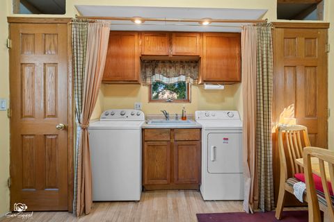 Tiny photo for 11537 S Kedvale Avenue, Alsip, IL 60803 (MLS # 12477174)