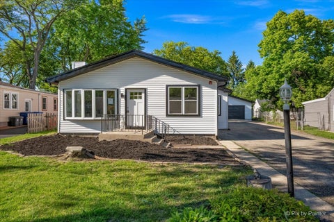 Photo of 18172 W Twin Lakes Boulevard, Grayslake, IL 60030 (MLS # 12764338)