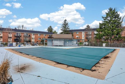 Tiny photo for 1188 Royal Glen Drive #311, Glen Ellyn, IL 60137 (MLS # 12612391)