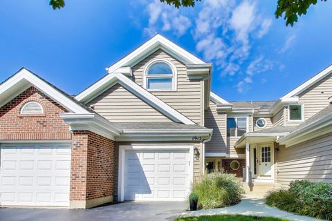 Photo of 1912 N Coldspring Road, Arlington Heights, IL 60004 (MLS # 12493062)