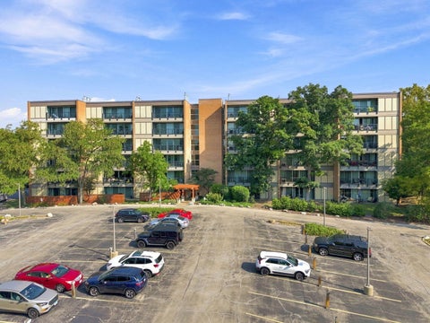 Tiny photo for 5950 Oakwood Drive #1C, Lisle, IL 60532 (MLS # 12750707)