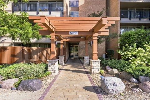 Photo of 5950 Oakwood Drive #1C, Lisle, IL 60532 (MLS # 12750707)