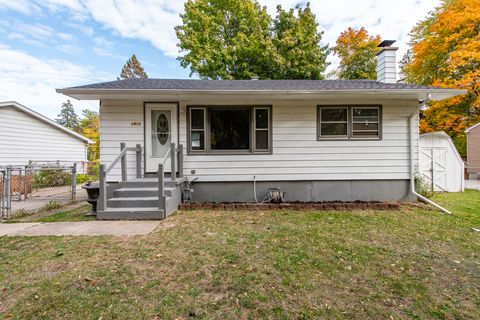 Photo of 1913 Chippewa Road, Waukegan, IL 60087 (MLS # 12508810)