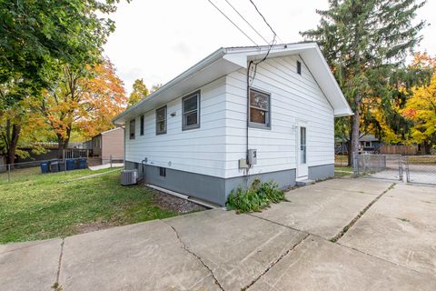 Tiny photo for 1913 Chippewa Road, Waukegan, IL 60087 (MLS # 12508810)