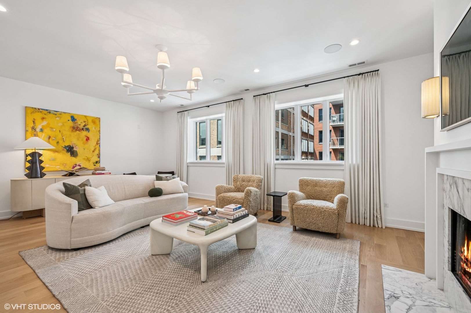226 S Green Street 4N