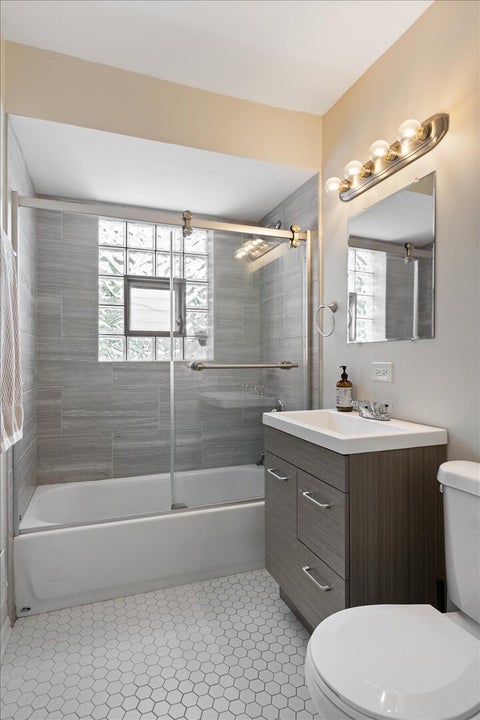 Tiny photo for 1637 Norfolk Avenue, Westchester, IL 60154 (MLS # 12677560)