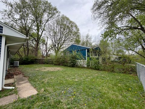 Tiny photo for 414 S Glenn Drive, Urbana, IL 61802 (MLS # 12619985)