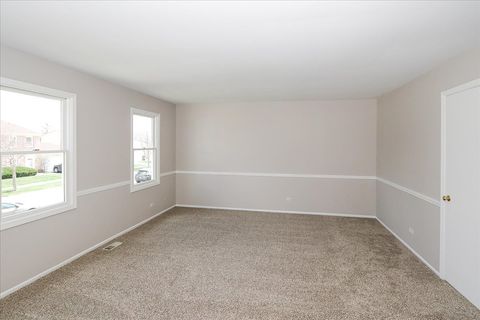 Tiny photo for 4990 Lichfield Drive, Hoffman Estates, IL 60010 (MLS # 12354215)