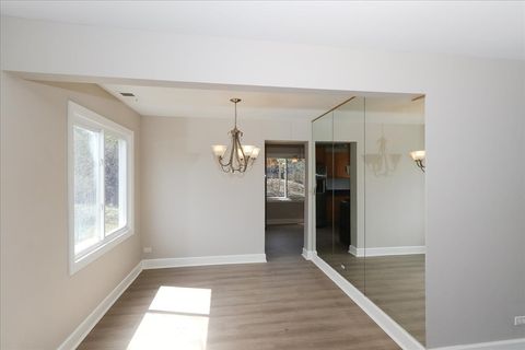 Tiny photo for 4990 Lichfield Drive, Hoffman Estates, IL 60010 (MLS # 12354215)
