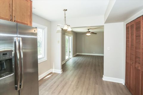 Tiny photo for 4990 Lichfield Drive, Hoffman Estates, IL 60010 (MLS # 12354215)
