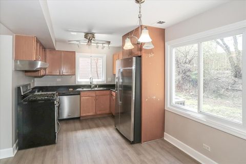 Tiny photo for 4990 Lichfield Drive, Hoffman Estates, IL 60010 (MLS # 12354215)