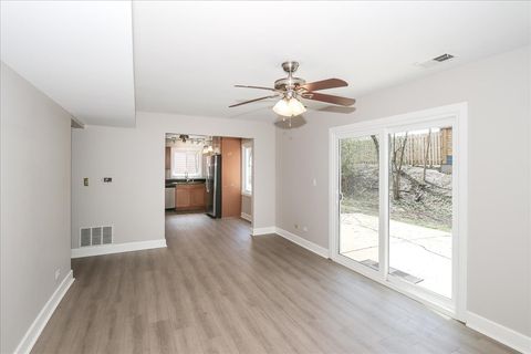 Tiny photo for 4990 Lichfield Drive, Hoffman Estates, IL 60010 (MLS # 12354215)