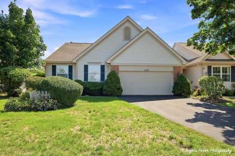 Tiny photo for 1229 E OAKWOOD Drive #7-1, Fox Lake, IL 60020 (MLS # 12752343)