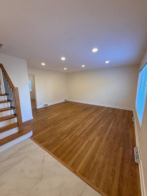 Tiny photo for 415 E Lincoln Street, Mount Prospect, IL 60056 (MLS # 12524965)