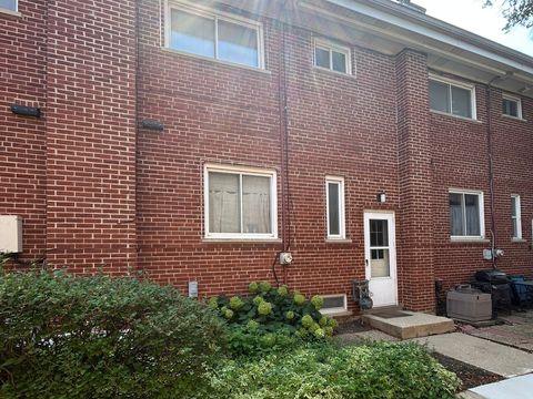 Tiny photo for 415 E Lincoln Street, Mount Prospect, IL 60056 (MLS # 12524965)