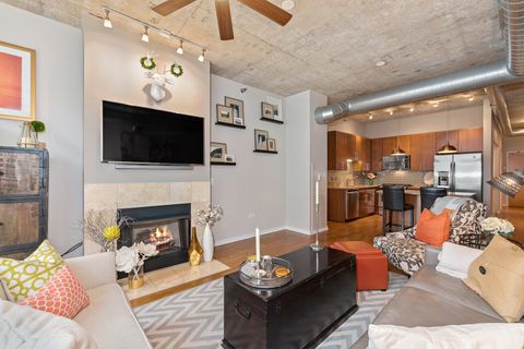 Tiny photo for 700 N Larrabee Street #1406, Chicago, IL 60654 (MLS # 12516242)