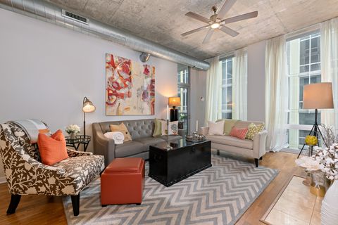 Tiny photo for 700 N Larrabee Street #1406, Chicago, IL 60654 (MLS # 12516242)