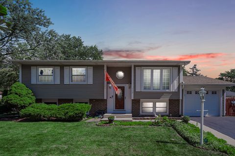 Photo of 112 S ORCHARD Drive, Bolingbrook, IL 60440 (MLS # 12467804)