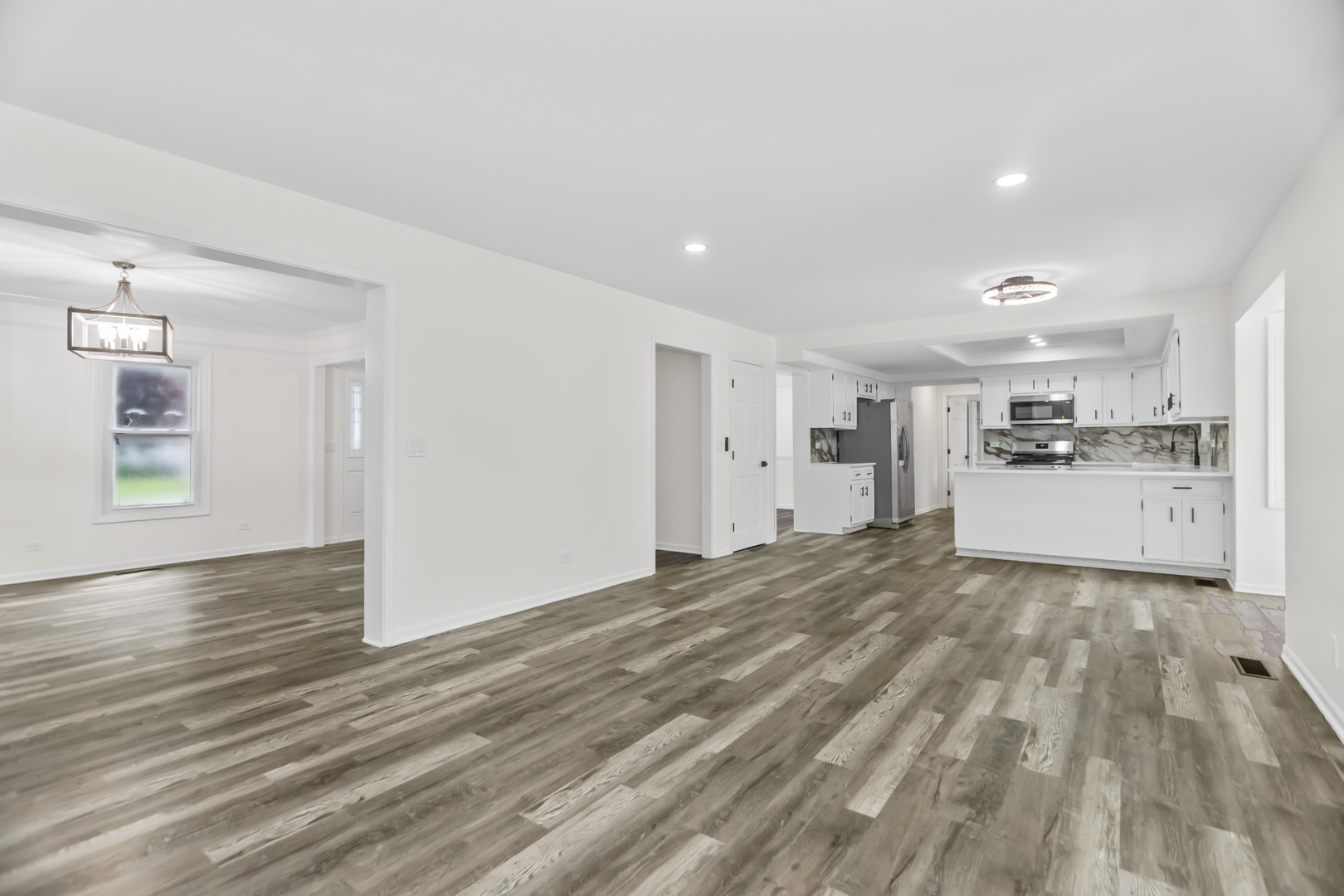 2490 Lakeside Drive