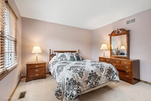 Tiny photo for 1517 London Court, Naperville, IL 60563 (MLS # 12273604)