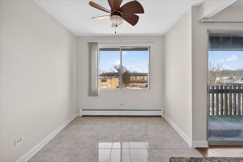 Tiny photo for 940 E OLD WILLOW Road #312, Prospect Heights, IL 60070 (MLS # 12579031)