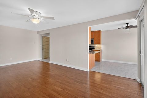 Tiny photo for 940 E OLD WILLOW Road #312, Prospect Heights, IL 60070 (MLS # 12579031)