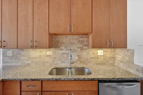 Tiny photo for 940 E OLD WILLOW Road #312, Prospect Heights, IL 60070 (MLS # 12579031)