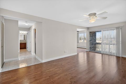 Tiny photo for 940 E OLD WILLOW Road #312, Prospect Heights, IL 60070 (MLS # 12579031)