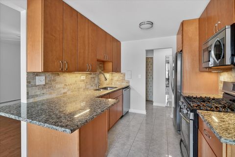 Tiny photo for 940 E OLD WILLOW Road #312, Prospect Heights, IL 60070 (MLS # 12579031)