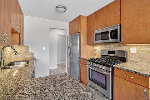 Tiny photo for 940 E OLD WILLOW Road #312, Prospect Heights, IL 60070 (MLS # 12579031)