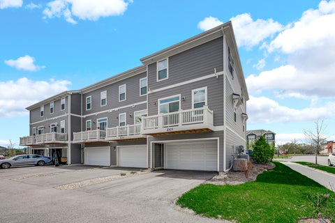Tiny photo for 2101 Yellowstone Boulevard, Mundelein, IL 60060 (MLS # 12724336)