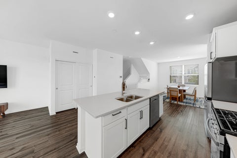 Tiny photo for 2101 Yellowstone Boulevard, Mundelein, IL 60060 (MLS # 12724336)