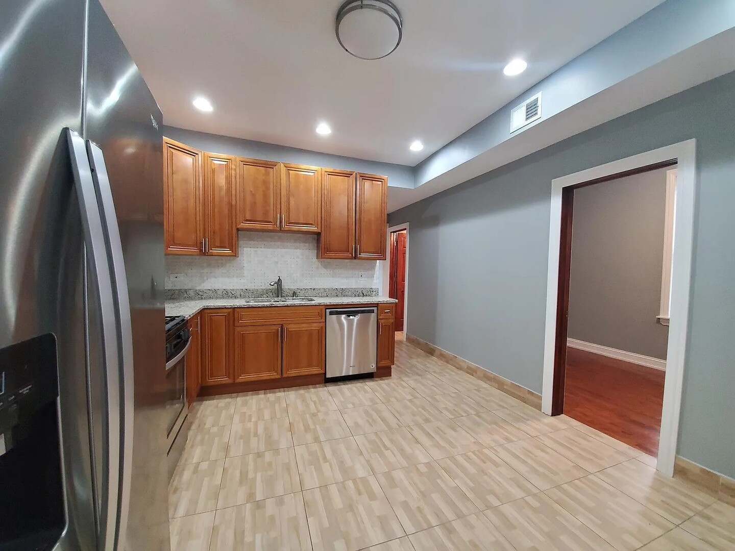 2242 N Western Avenue 1R