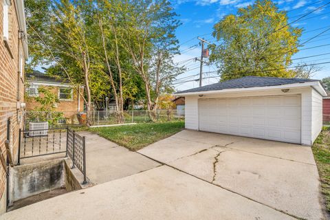 Tiny photo for 14223 University Avenue, Dolton, IL 60419 (MLS # 12519408)