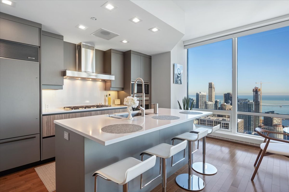 401 N Wabash Avenue 47J