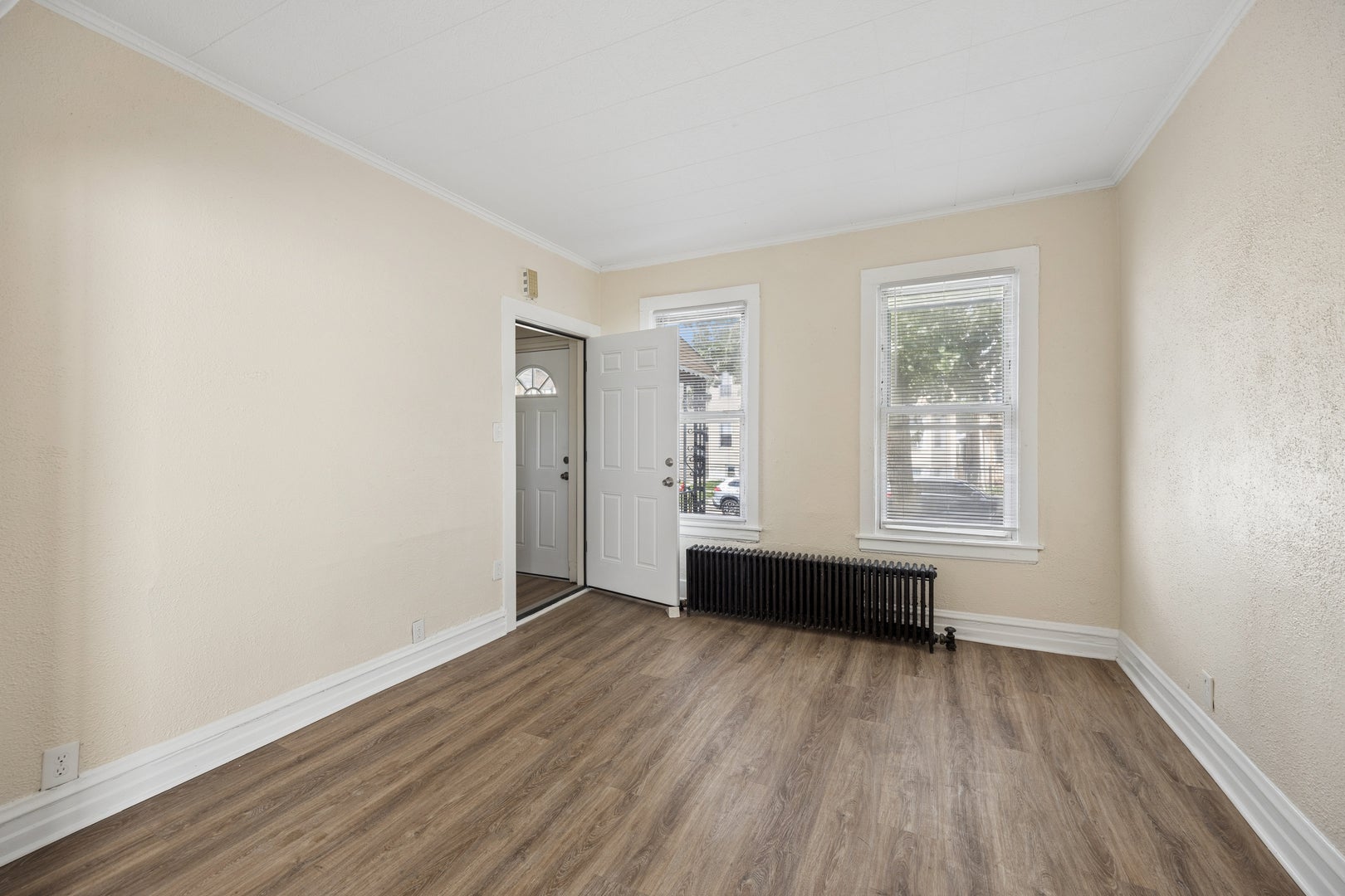 1421 S 48th Court