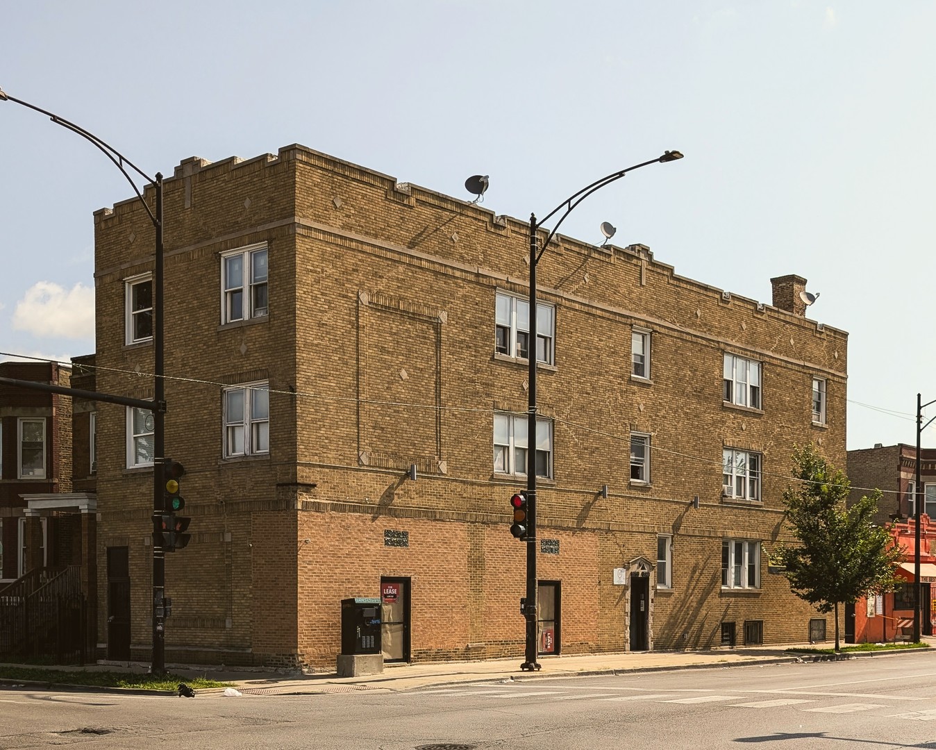 3748 W DIVISION Street