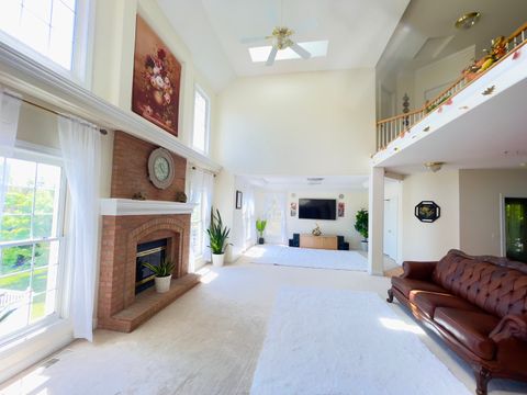 Tiny photo for 523 Mallard Point Drive, North Aurora, IL 60542 (MLS # 12477005)