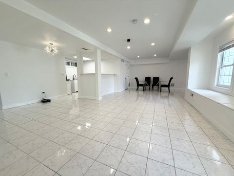 Tiny photo for 523 Mallard Point Drive, North Aurora, IL 60542 (MLS # 12477005)