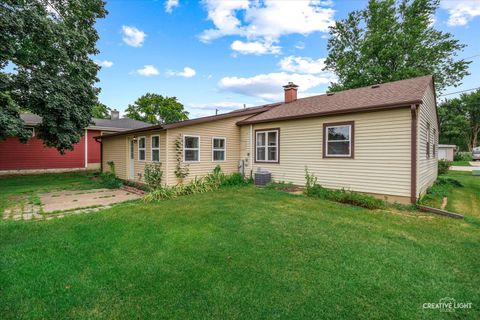 Tiny photo for 316 W 5th Street, Sandwich, IL 60548 (MLS # 12452316)